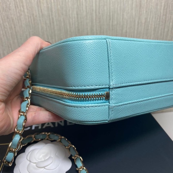 Chanel Vanity Case Tiffany color caviar bag - Picture 9 of 16